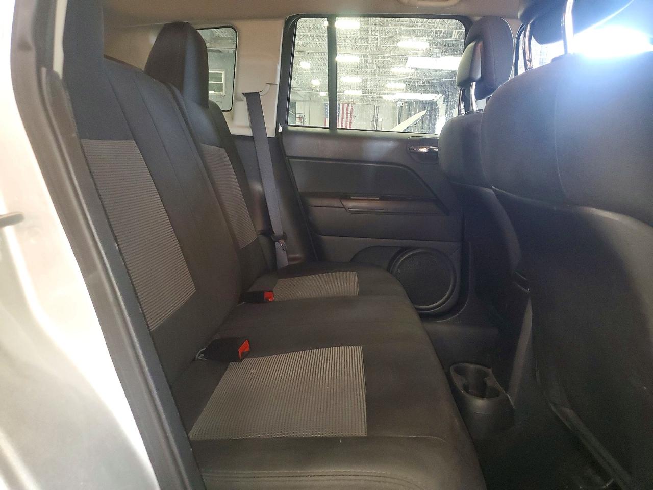 2012 Jeep Compass Latitude Silver vin: 1C4NJDEB2CD572558