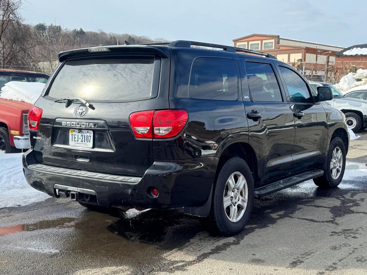 2012 Toyota Sequoia Sr5 Gray vin: 5TDBM5G17CS002449