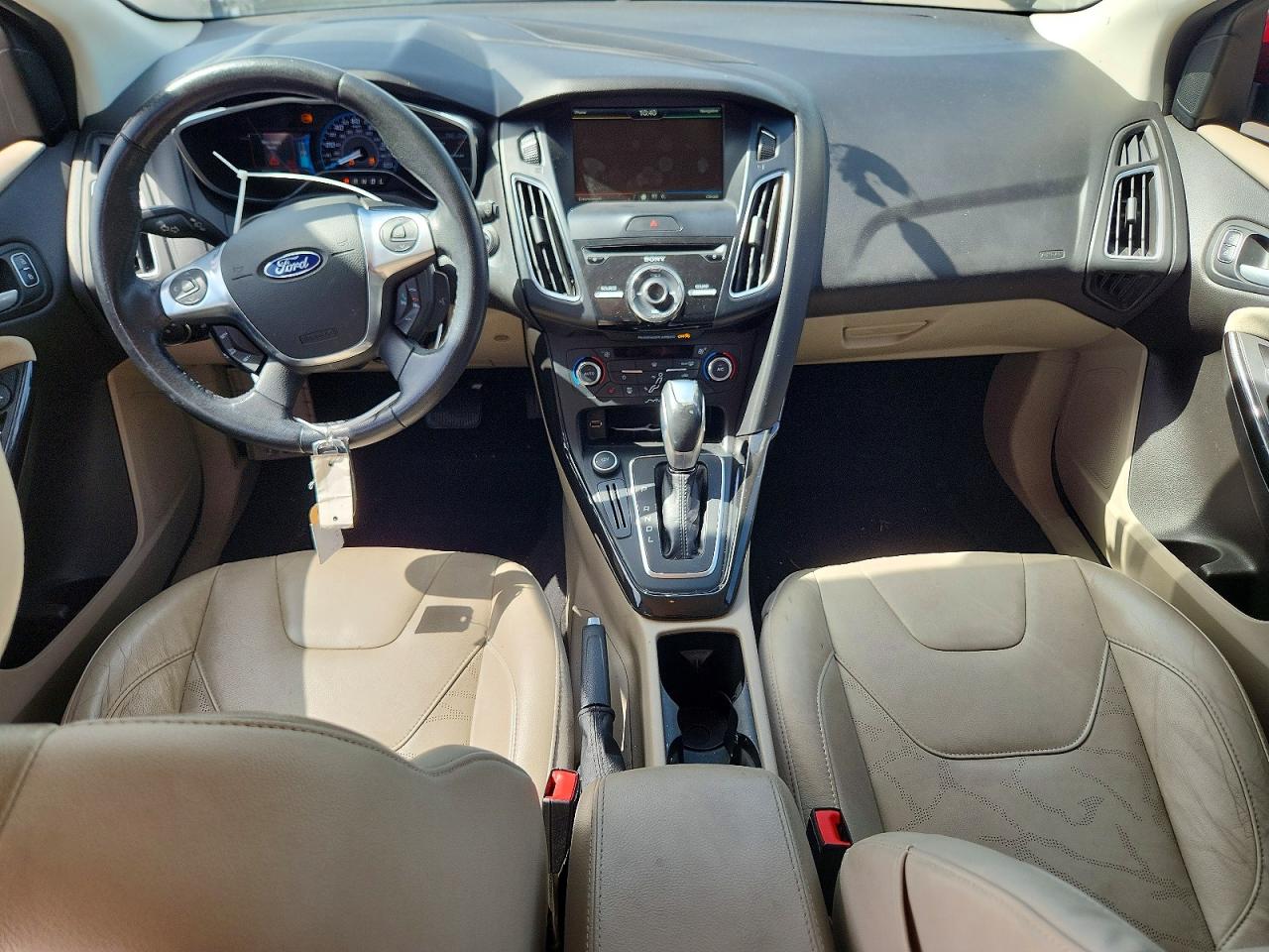 2015 Ford Focus Bev Красный vin: 1FADP3R46FL328489