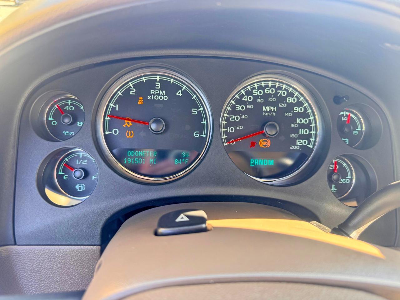 2012 Chevrolet Suburban K1500 Lt Белый vin: 1GNSKJE70CR204318