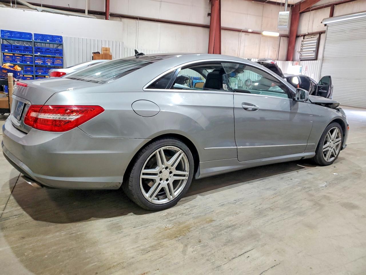 2010 Mercedes-benz E 550 Gray vin: WDDKJ7CB5AF033057