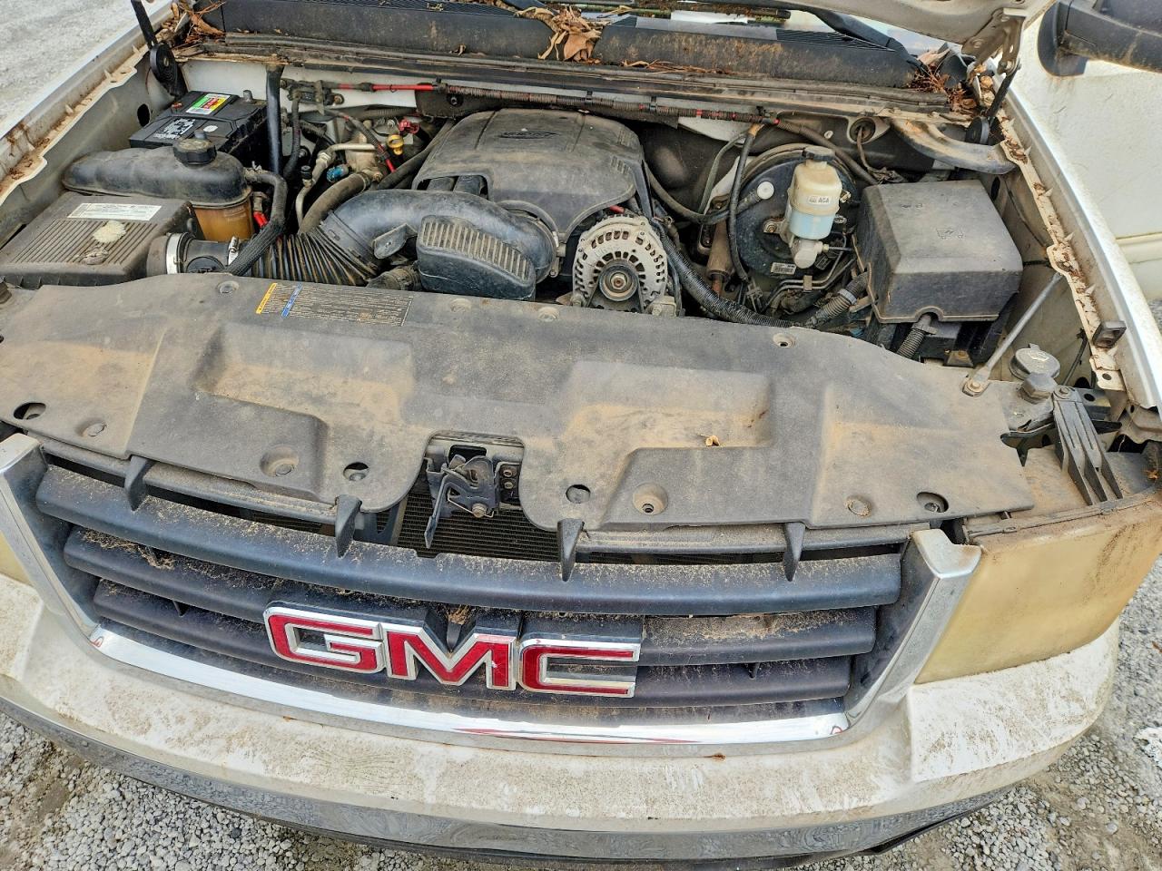 2008 Gmc Sierra C1500 White vin: 3GTEC13C18G100284