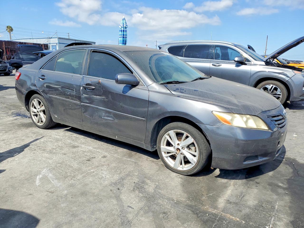 2007 Toyota Camry Le Gray vin: JTNBE46K973058168