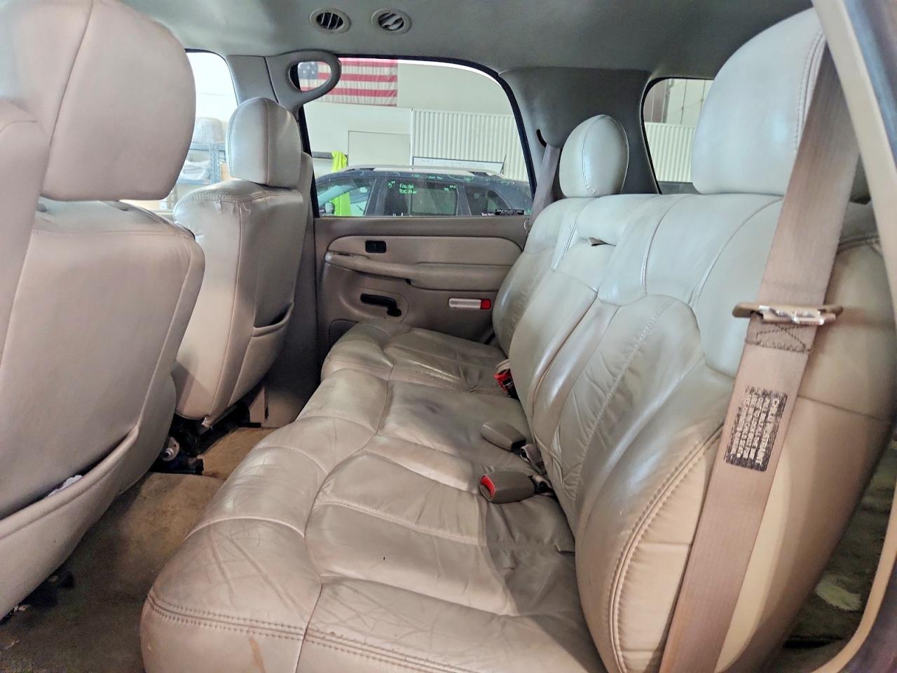 2001 Chevrolet Tahoe K1500 Red vin: 1GNEK13T61R117551
