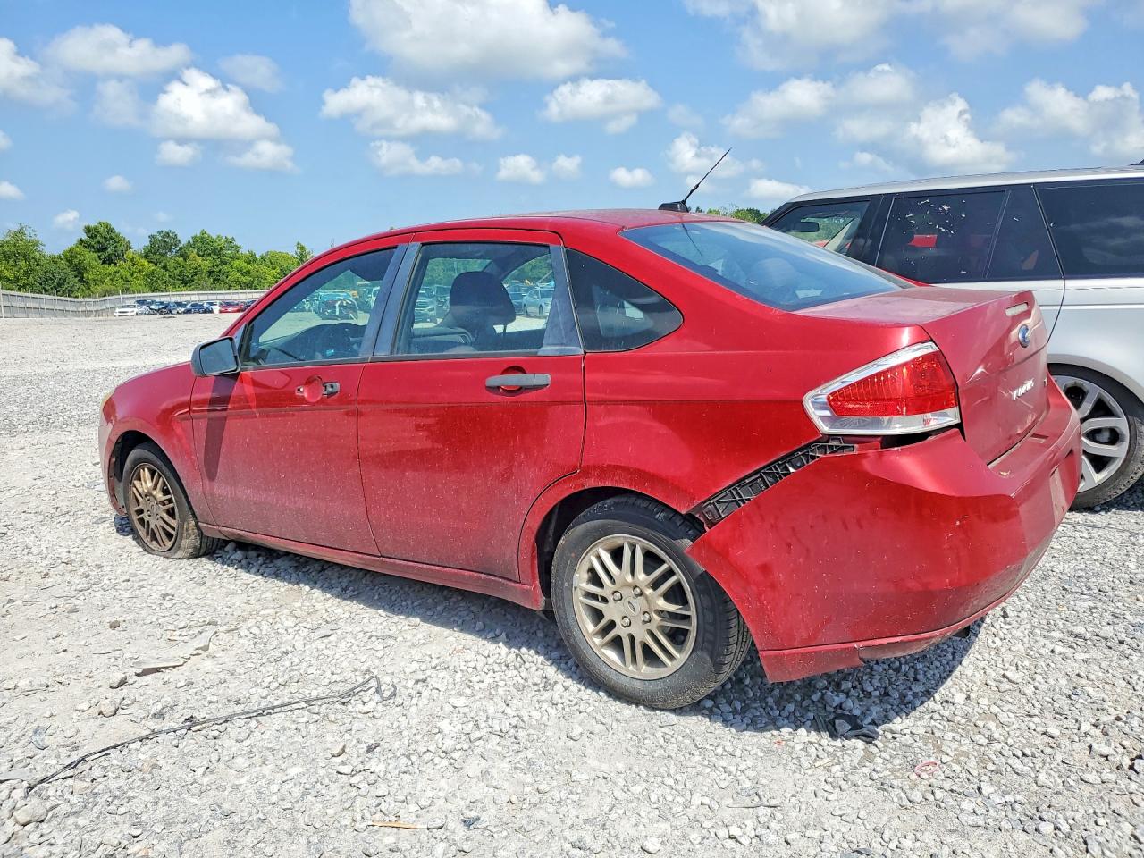 2010 Ford Focus Se Red vin: 1FAHP3FN1AW276341