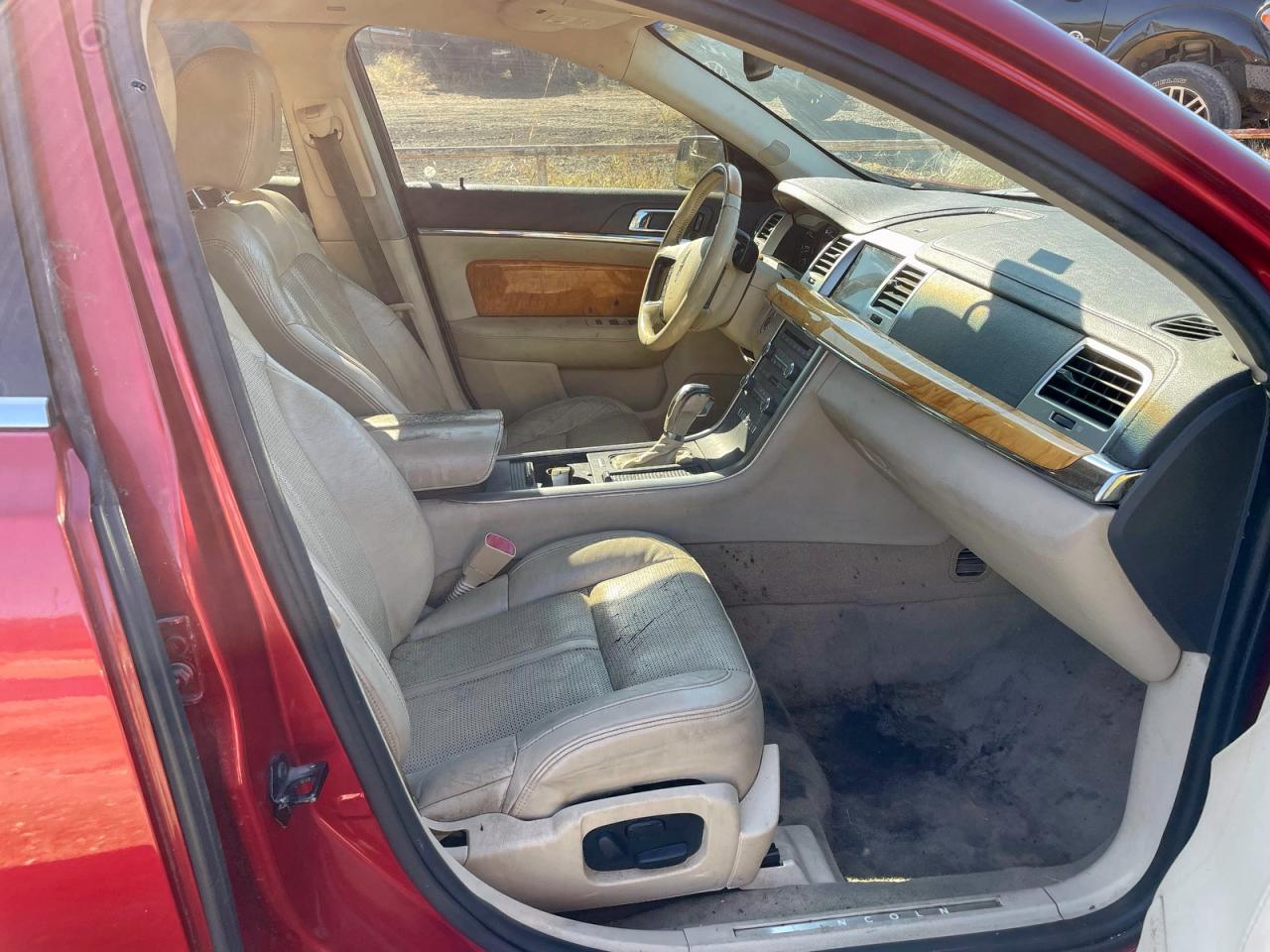 2011 Lincoln Mks Красный vin: 1LNHL9FT5BG605718