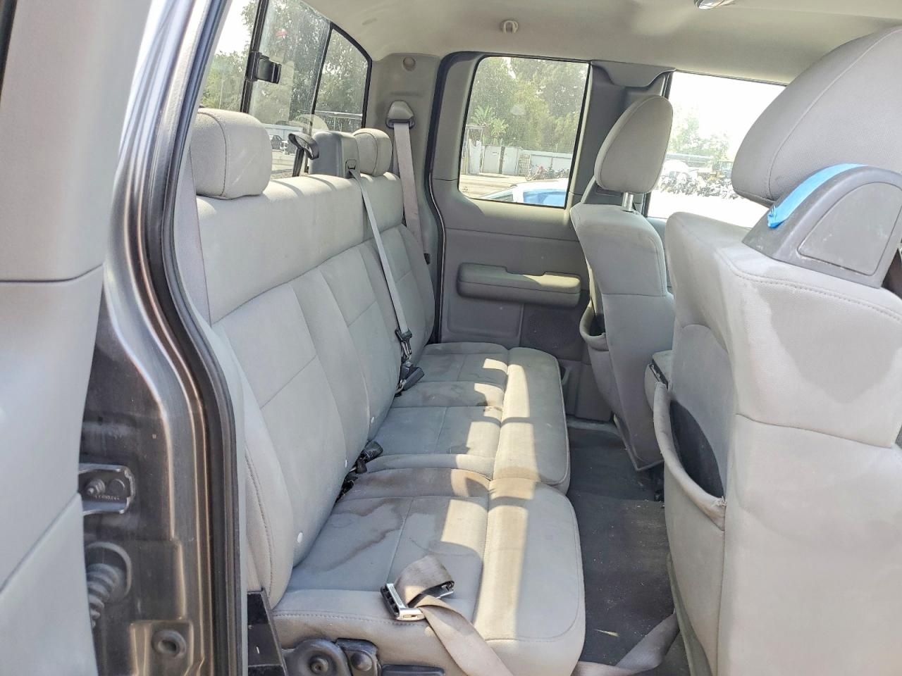 2004 Ford F150 Gray vin: 1FTRX12W74NA79380