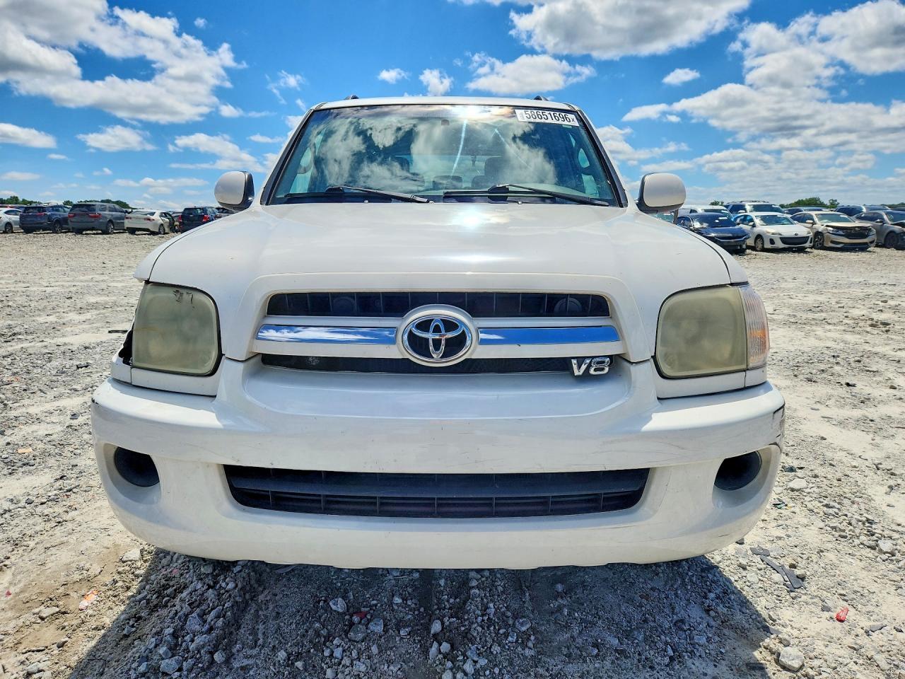 2005 Toyota Sequoia Sr5 White vin: 5TDZT34A45S260604
