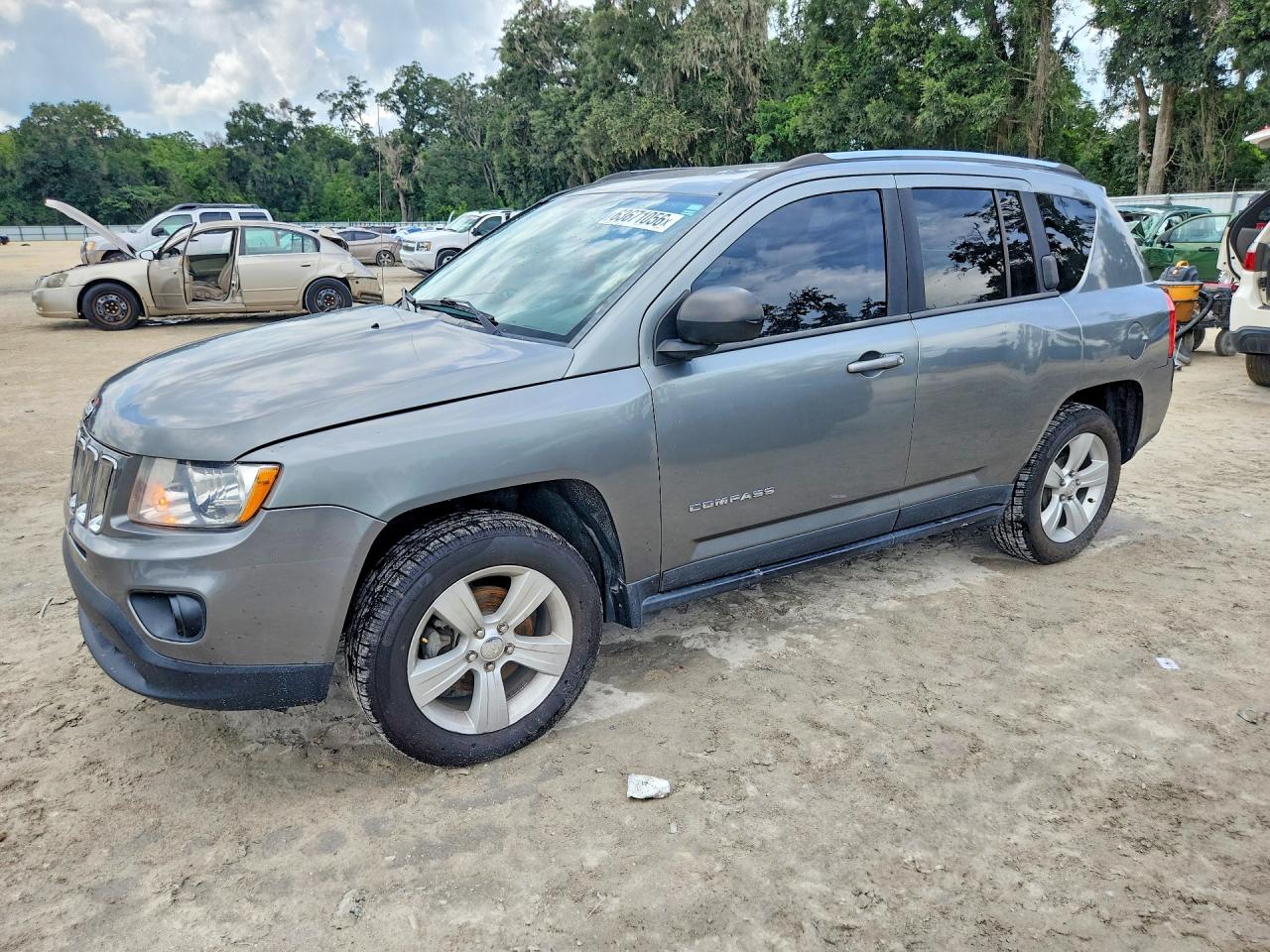 2013 Jeep Compass Latitude Gray vin: 1C4NJCEB3DD196982