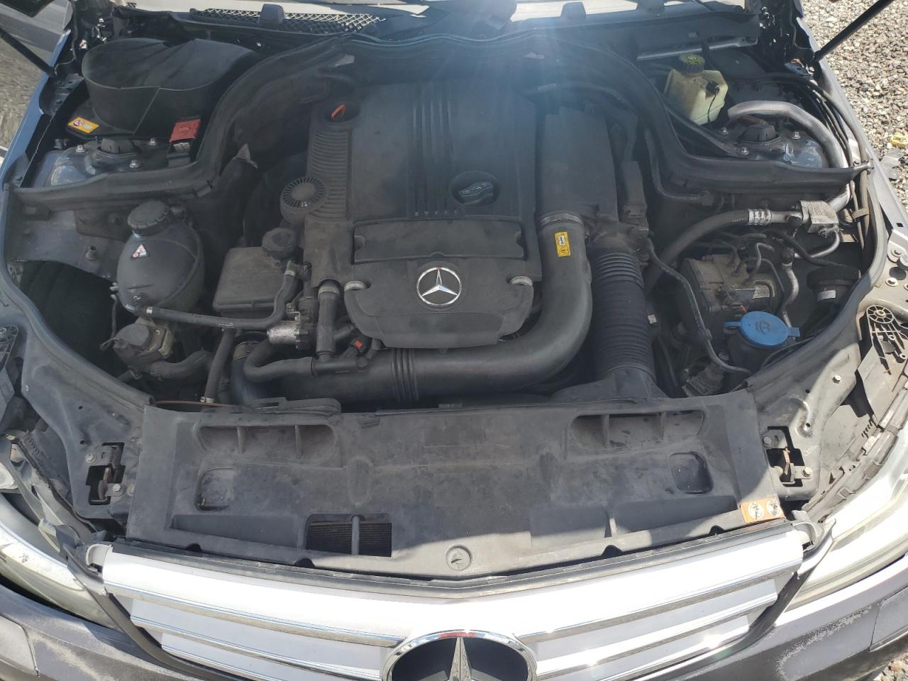 2013 Mercedes-benz C 250 Gray vin: WDDGF4HB5DR270892