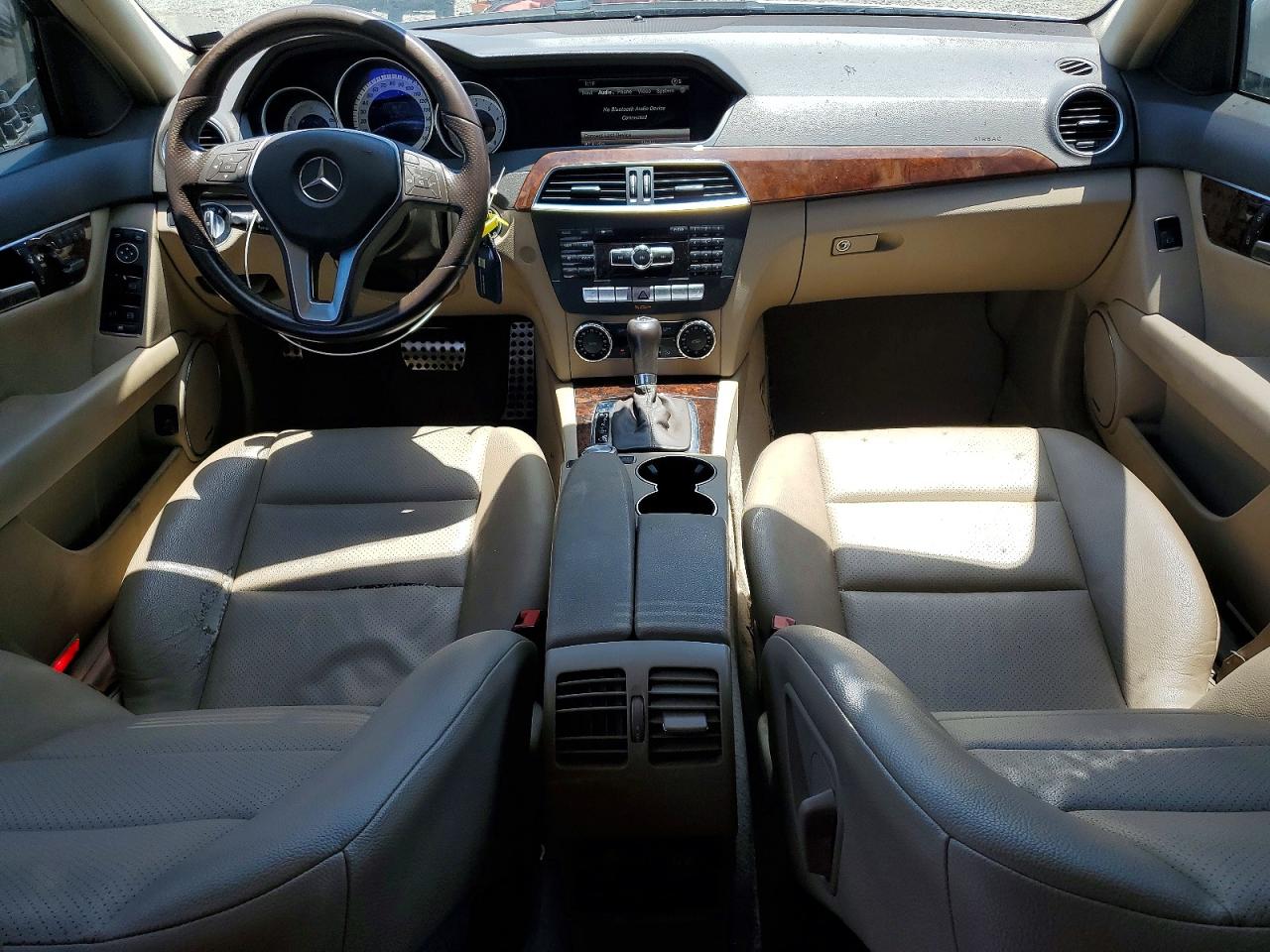 2013 Mercedes-benz C 250 White vin: WDDGF4HB4DA851587