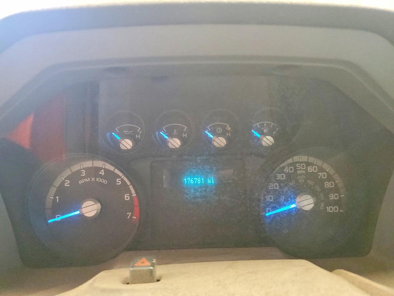 2011 Ford F250 Super Duty White vin: 1FTBF2B67BEC37529