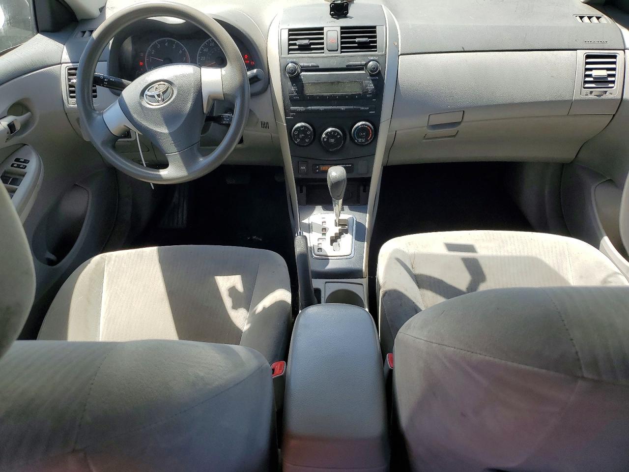 2010 Toyota Corolla Le Silver vin: 2T1BU4EE9AC394436