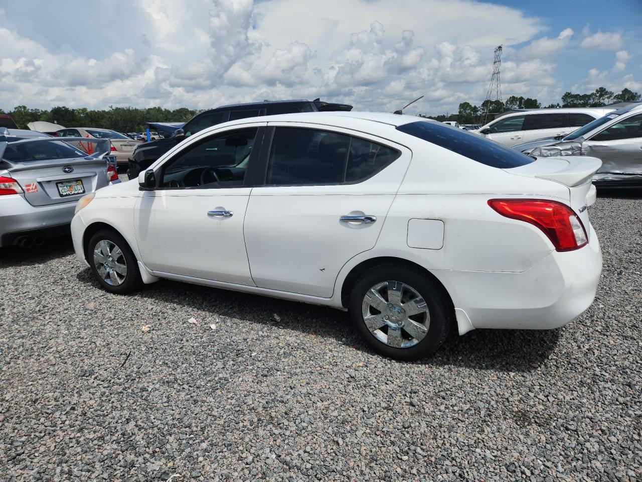 2013 Nissan Versa 1.6 S White vin: 3N1CN7AP8DL853504