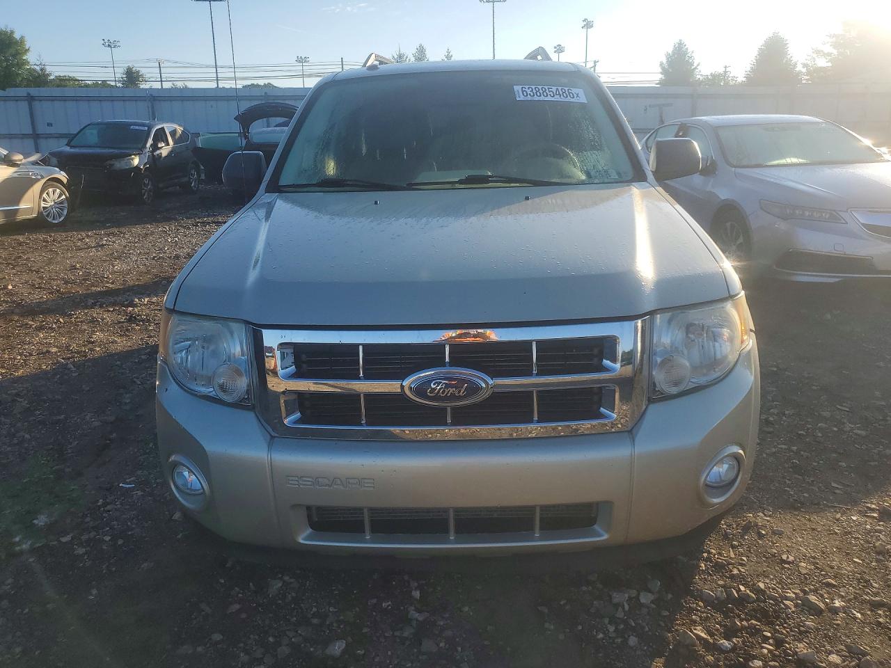 2010 Ford Escape Xlt Beige vin: 1FMCU0D72AKA54491