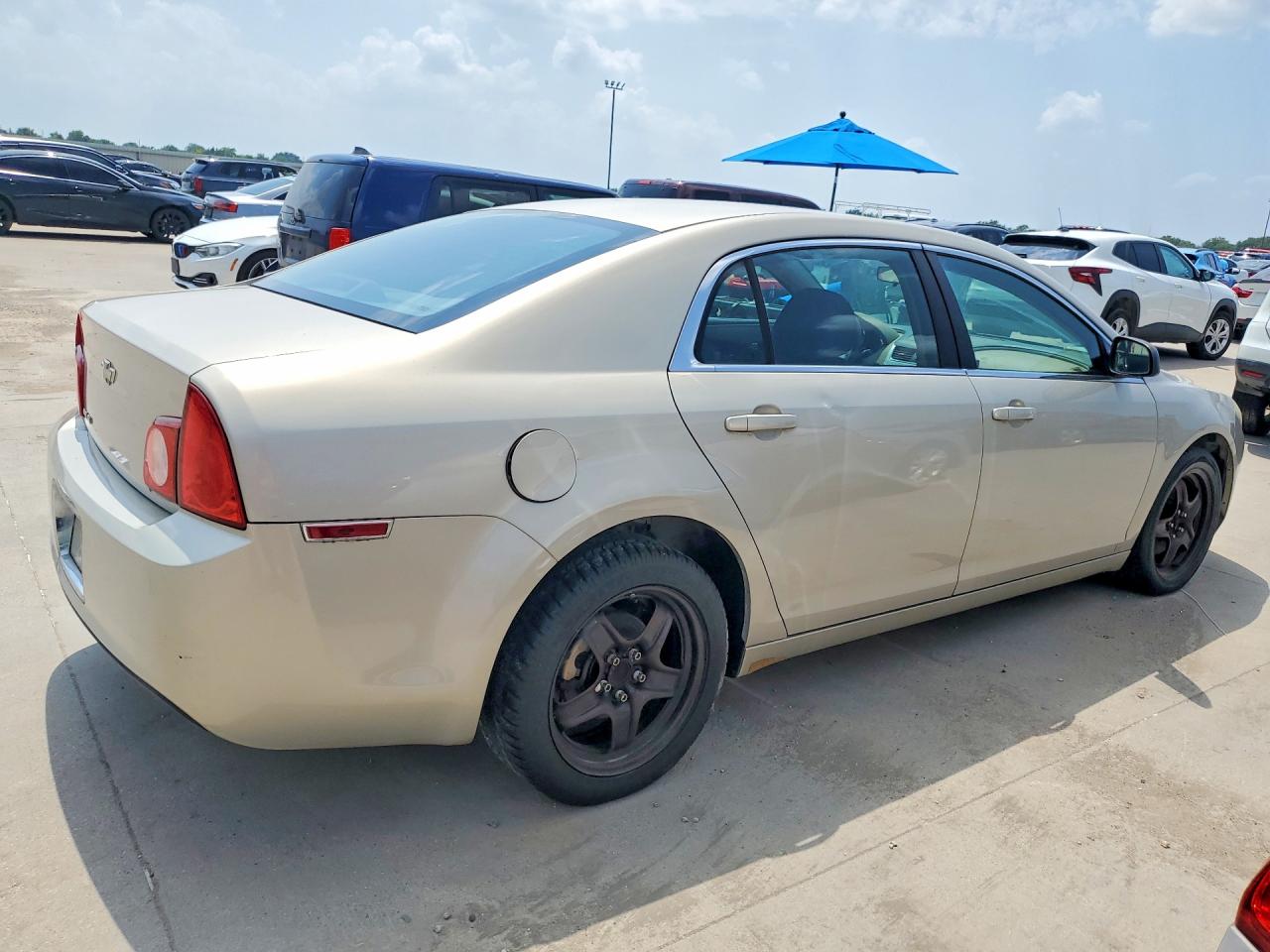 2010 Chevrolet Malibu Ls Cream vin: 1G1ZA5EB2AF111992