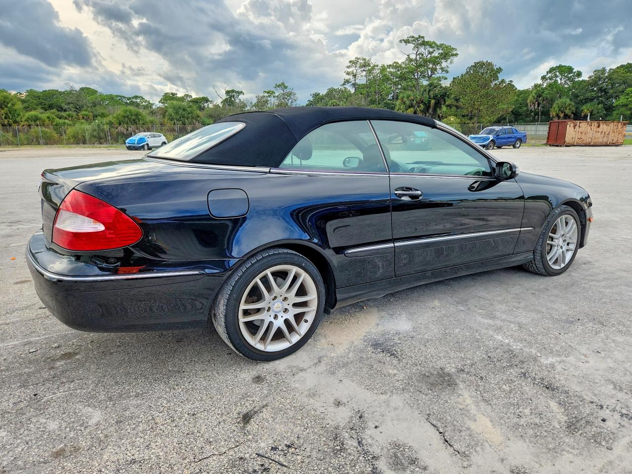 2009 Mercedes-benz Clk 350 Black vin: WDBTK56F69T107693