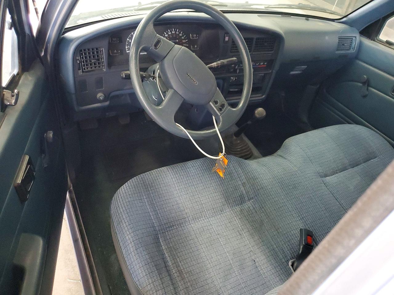 1991 Toyota Pickup Deluxe Blue vin: JT4RN82P9M5035114