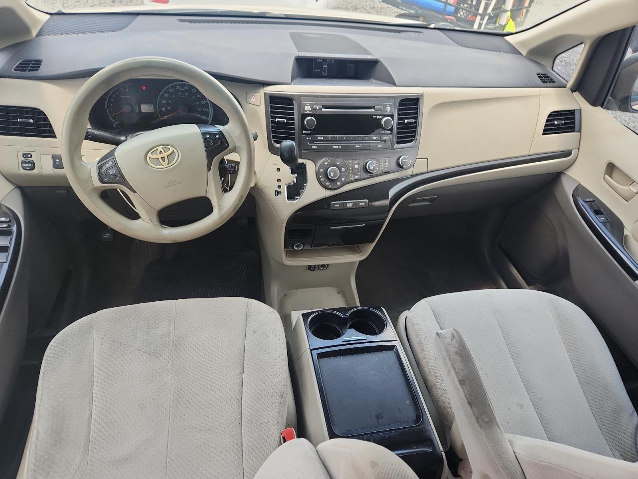 2011 Toyota Sienna Le Gold vin: 5TDKK3DC4BS070481