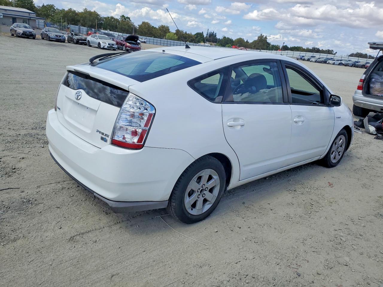 2008 Toyota Prius Base White vin: JTDKB20U983442061