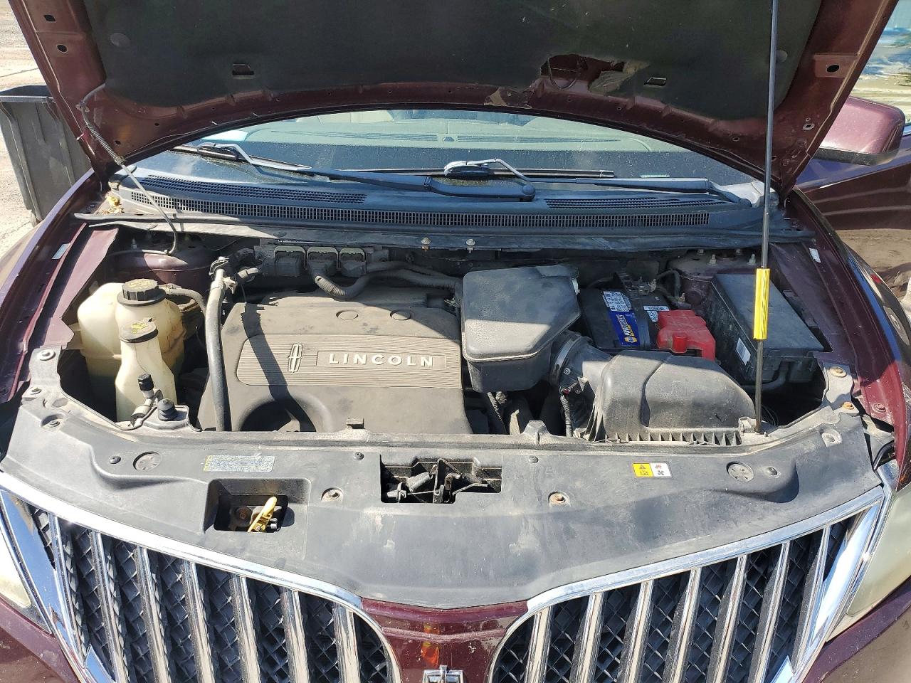 2011 Lincoln Mkx Burgundy vin: 2LMDJ8JKXBBJ13484