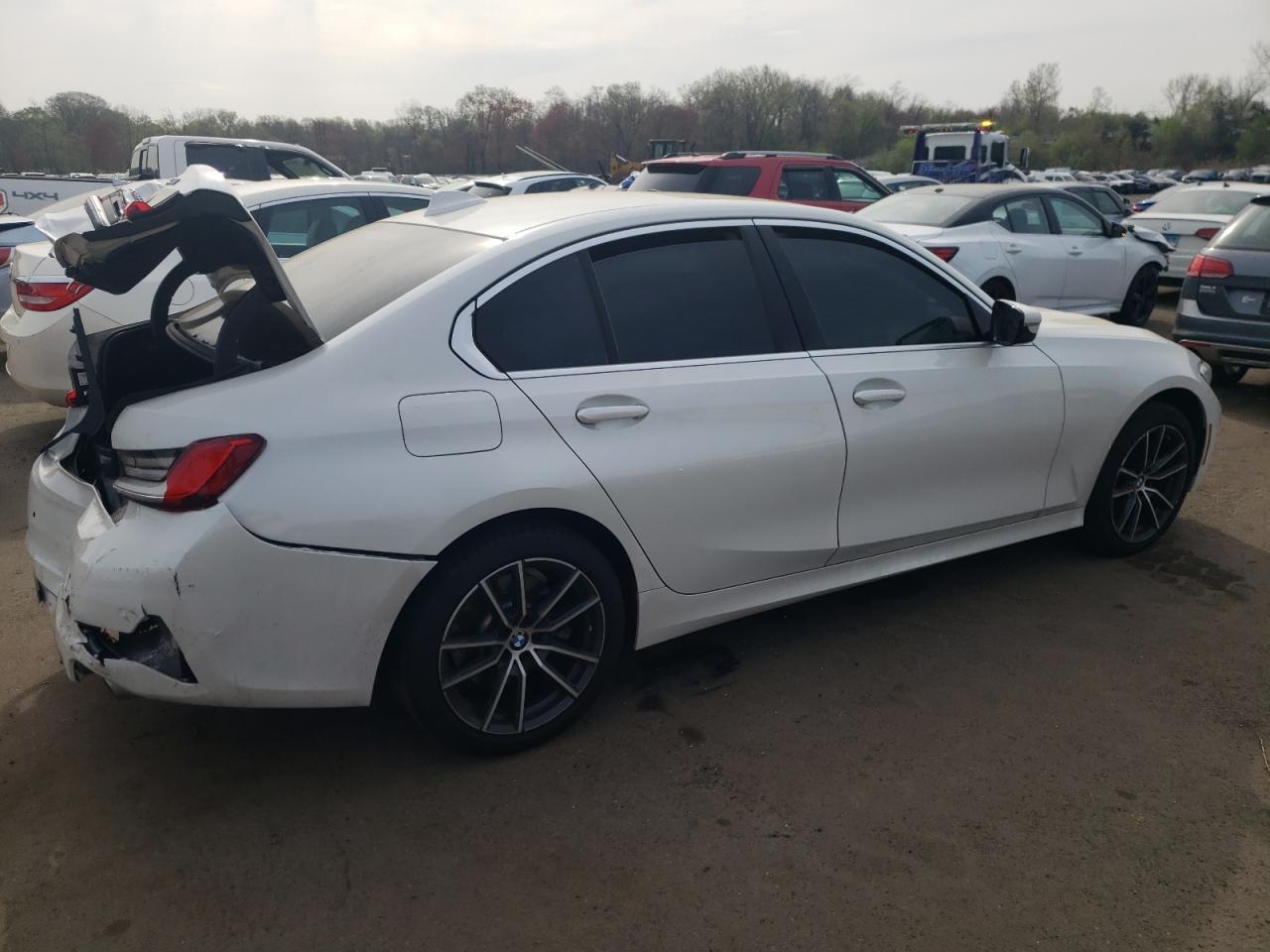 2021 Bmw 330xi    White vin: 3MW5R7J06M8B63280