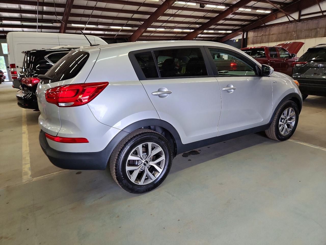 2016 Kia Sportage Lx Silver vin: KNDPBCAC8G7832304
