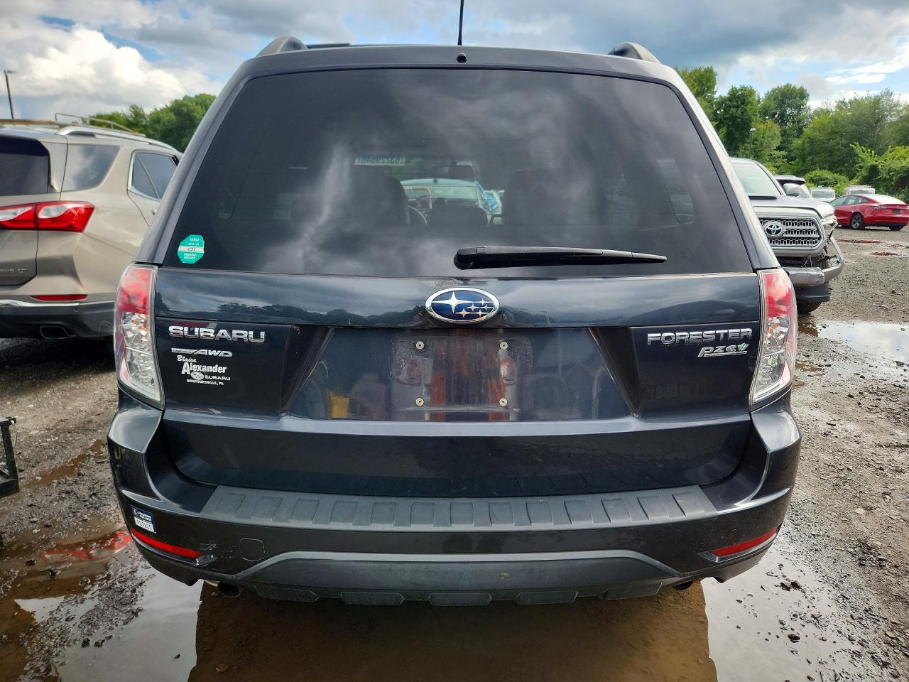 2013 Subaru Forester 2.5x Premium Blue vin: JF2SHADCXDH443924