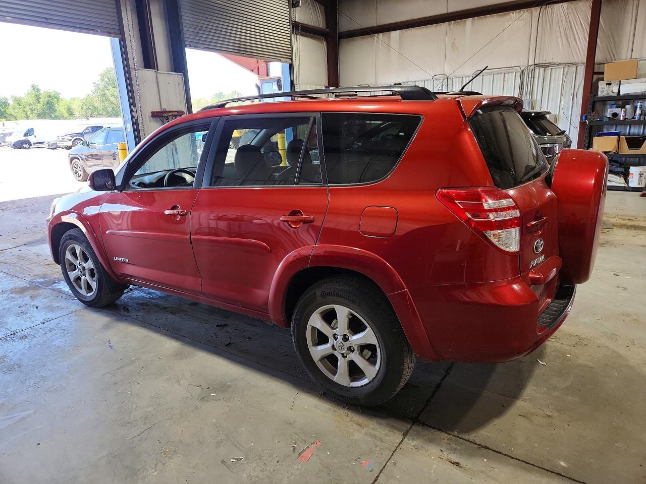 2011 Toyota Rav4 Limited Red vin: JTMDK4DV2BD018102