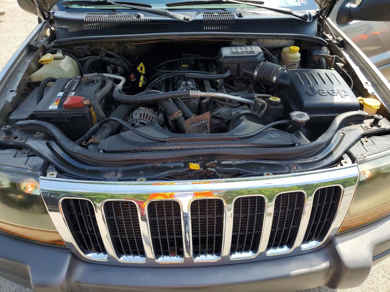 2001 Jeep Grand Cherokee Laredo Серебряный vin: 1J4GW48S01C727840
