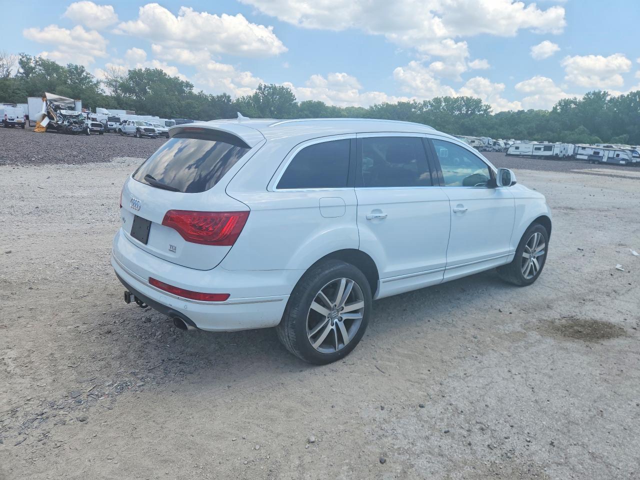 2013 Audi Q7 Premium Plus Белый vin: WA1LMAFE2DD005526