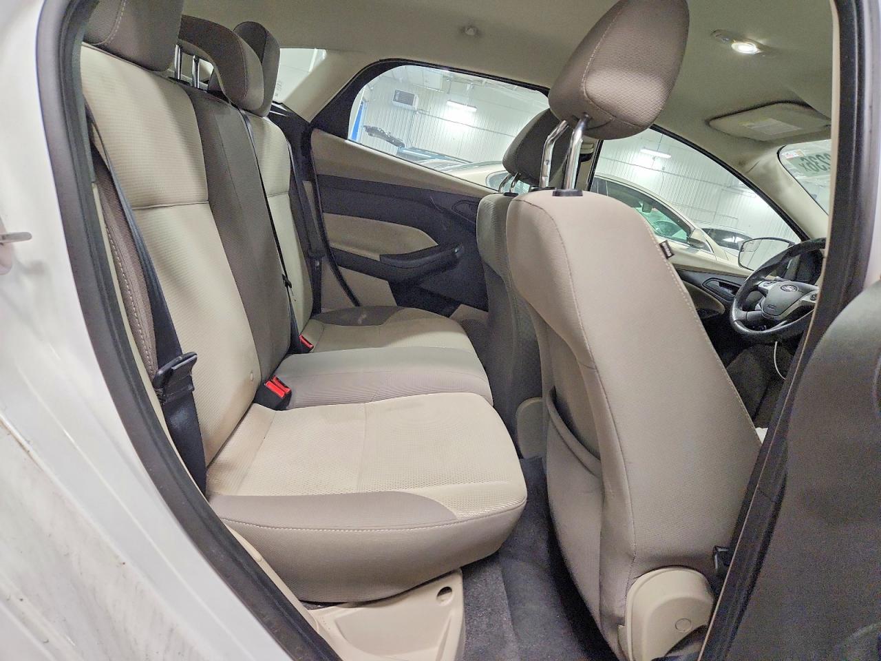 2012 Ford Focus Se Белый vin: 1FAHP3K24CL258660