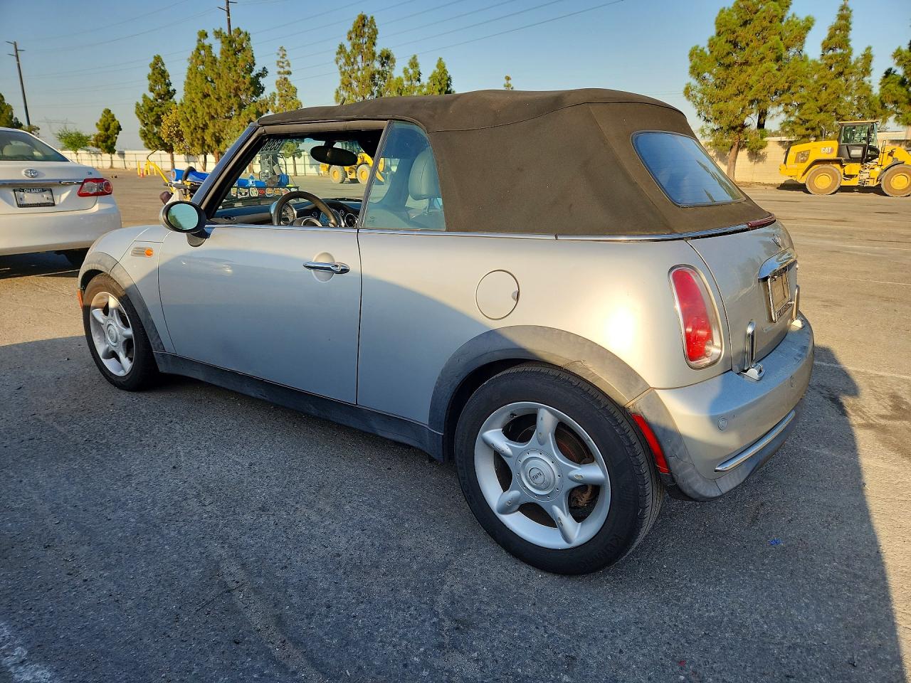 2005 Mini Cooper Silver vin: WMWRF33535TG13105