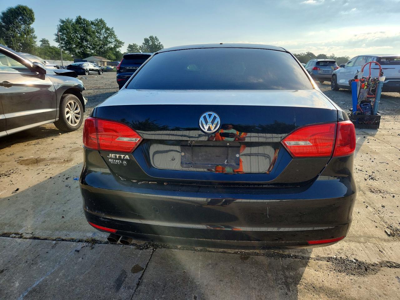 2011 Volkswagen Jetta Base Black vin: 3VW2K7AJ9BM058415