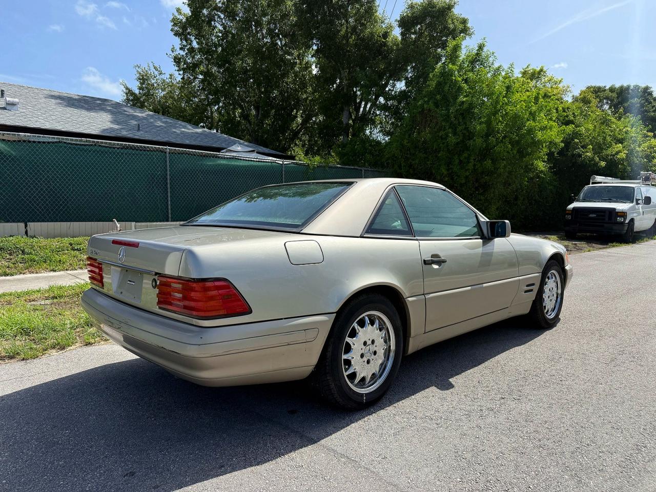 1996 Mercedes-benz Sl 500 Gold vin: WDBFA67F2TF131418