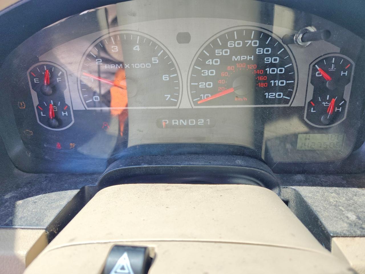 2008 Ford F150 White vin: 1FTPX04518KC28752