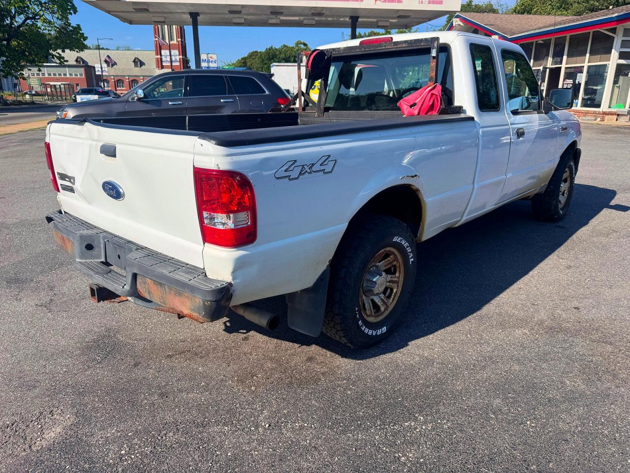2011 Ford Ranger Super Cab Белый vin: 1FTLR1FE0BPA57563
