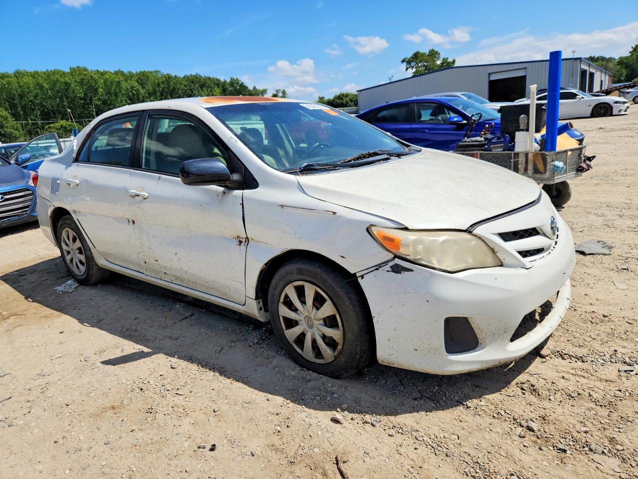 2011 Toyota Corolla Le White vin: JTDBU4EE7BJ093279