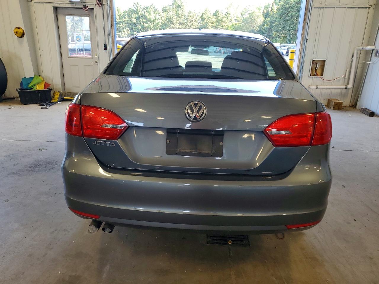 2013 Volkswagen Jetta Base Gray vin: 3VW2K7AJ7DM401757
