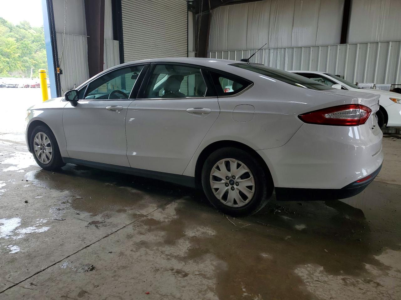 2014 Ford Fusion S White vin: 3FA6P0G78ER307891