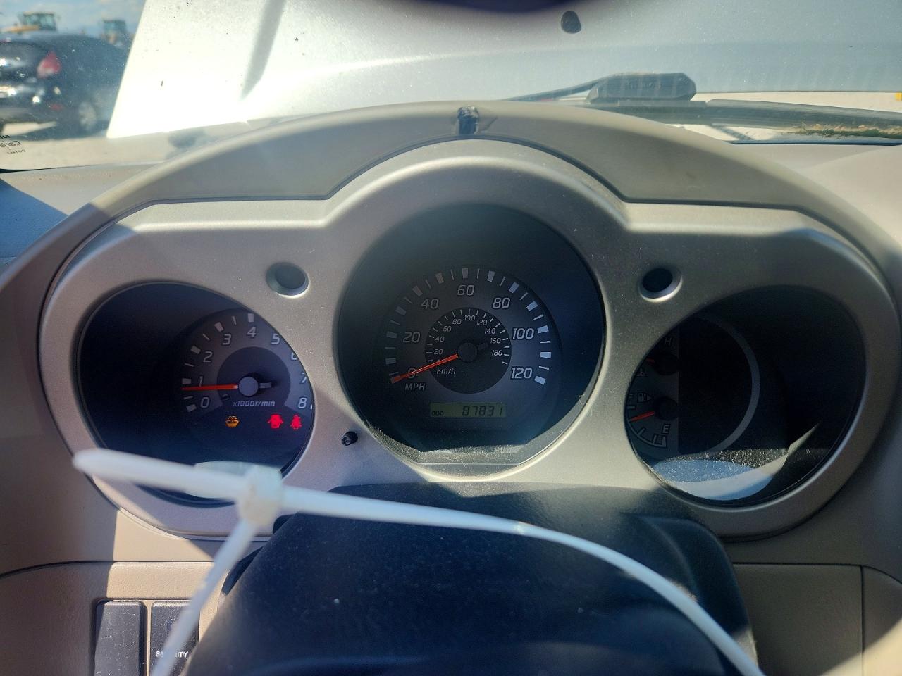 2003 Nissan Xterra Xe-v6 Silver vin: 5N1ED28Y73C648028