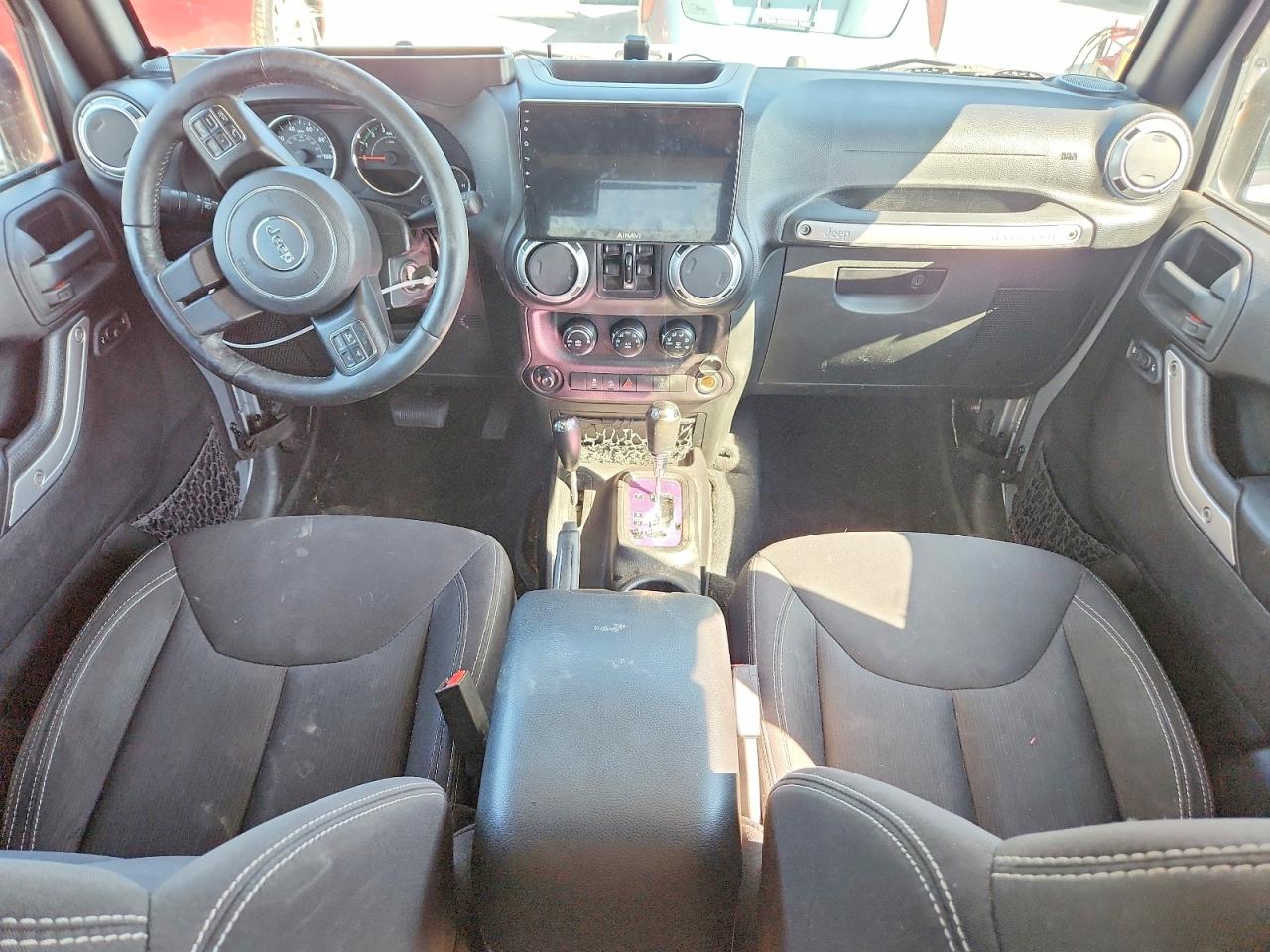 2015 Jeep Wrangler Unlimited Sahara Silver vin: 1C4HJWEG6FL622926
