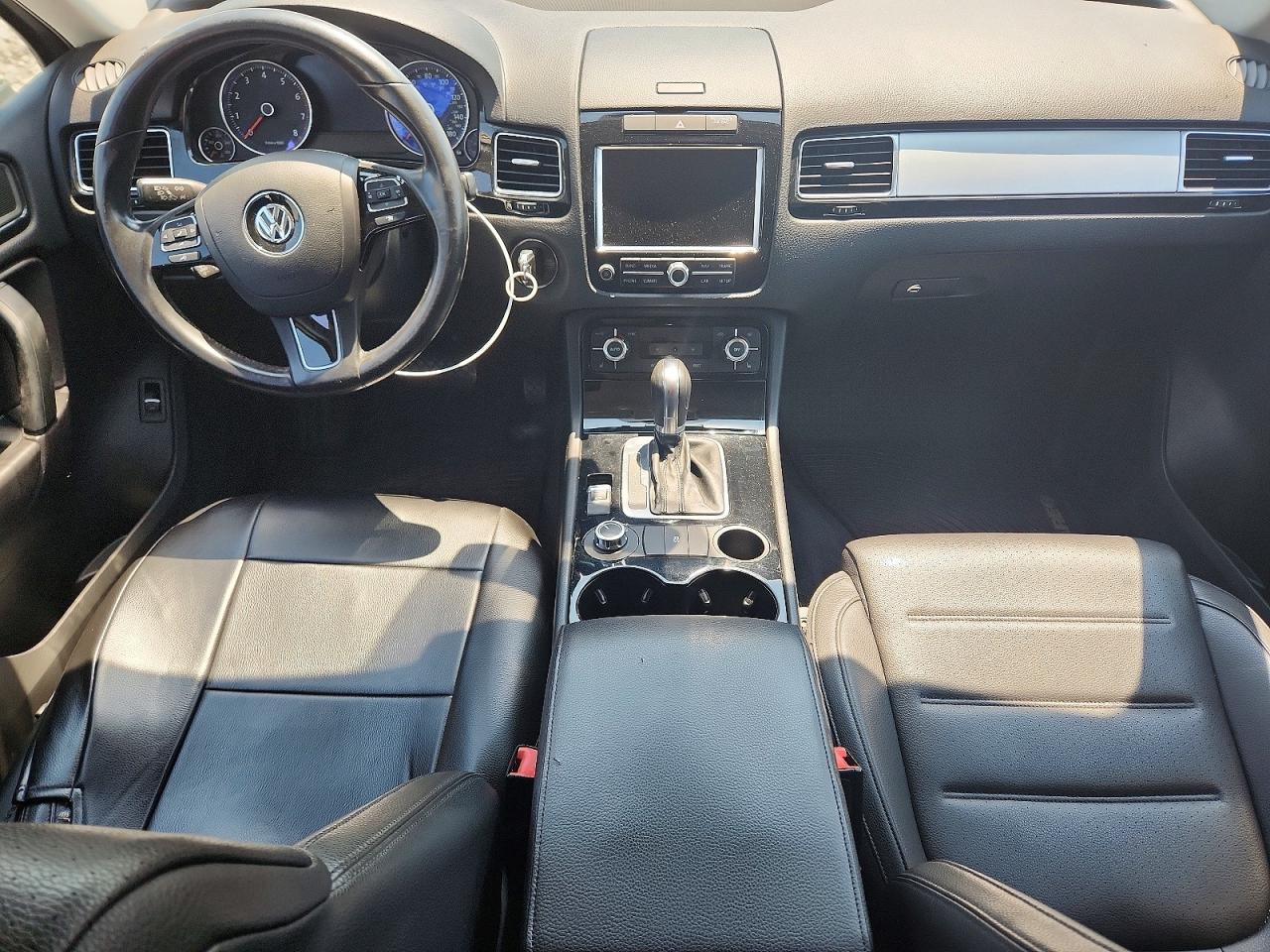 2012 Volkswagen Touareg V6 White vin: WVGEF9BP8CD010707