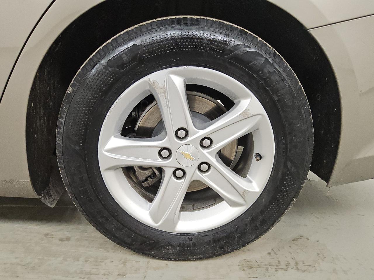 2024 Chevrolet Malibu Ls Золотой vin: 1G1ZB5ST1RF137828 Damage: Left Rear Wheel, Curb Rash, > 12 Inches