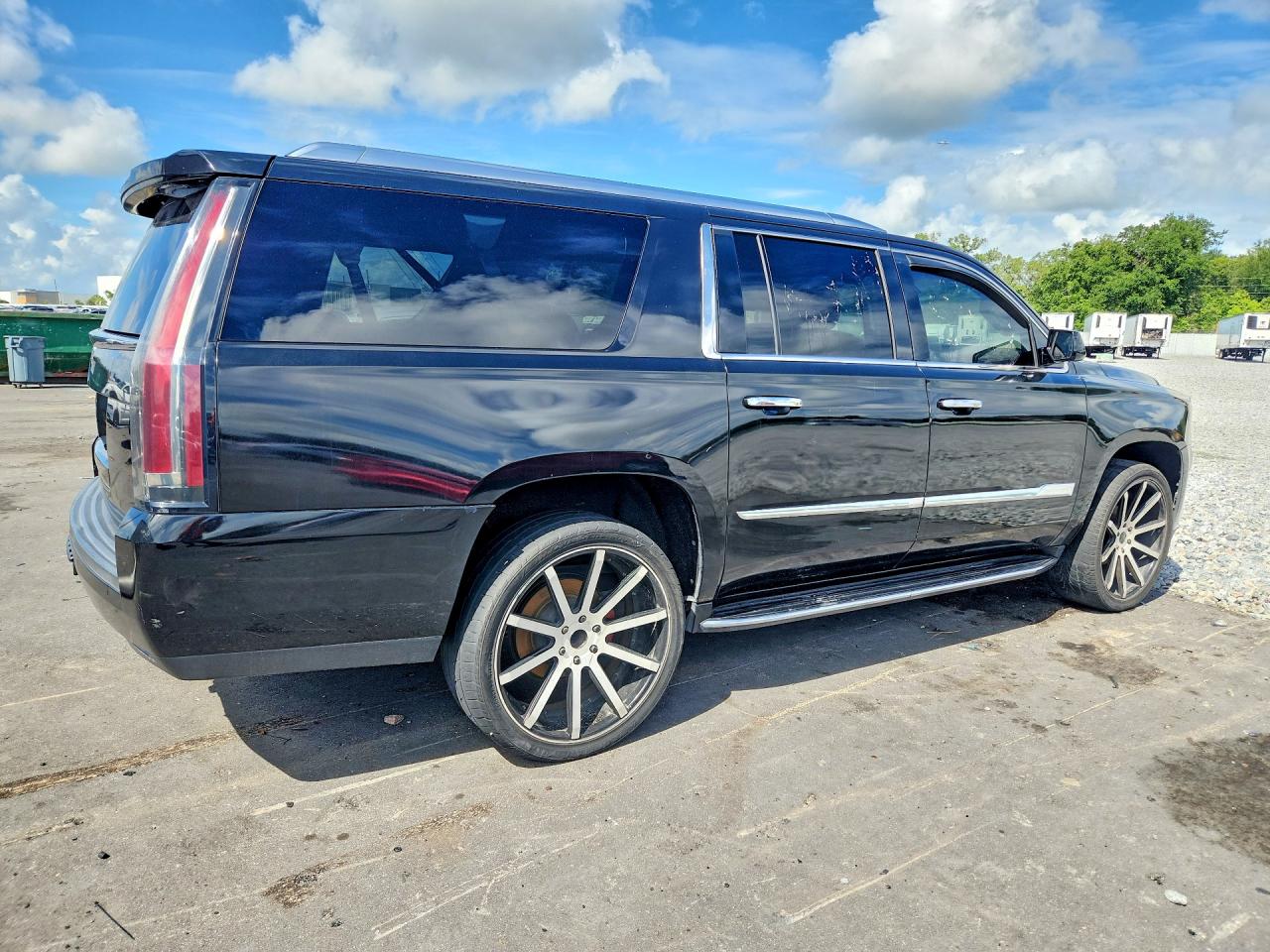 2015 Cadillac Escalade Esv Luxury Black vin: 1GYS3HKJ0FR178879