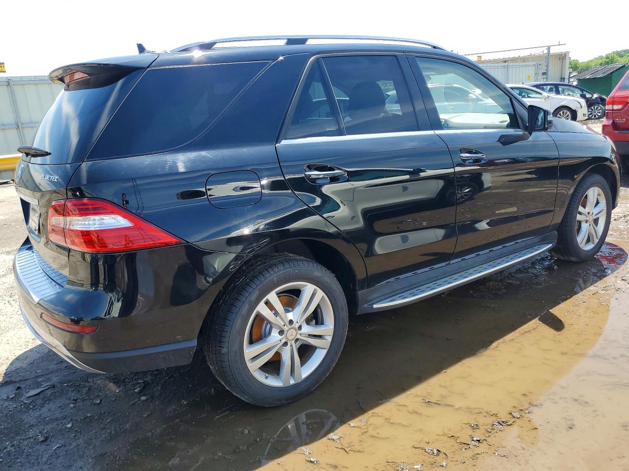 2015 Mercedes-benz Ml 250 Bluetec Черный vin: 4JGDA0EB9FA473838