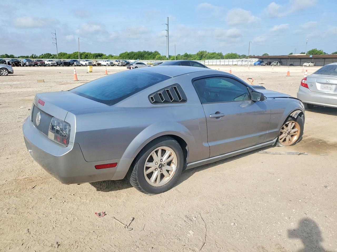 2007 Ford Mustang Gray vin: 1ZVFT80N275305280