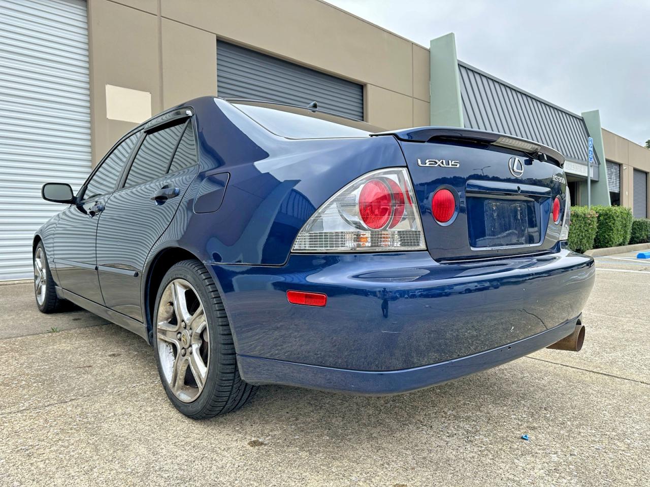 2004 Lexus Is 300 Base Blue vin: JTHBD192X40091774