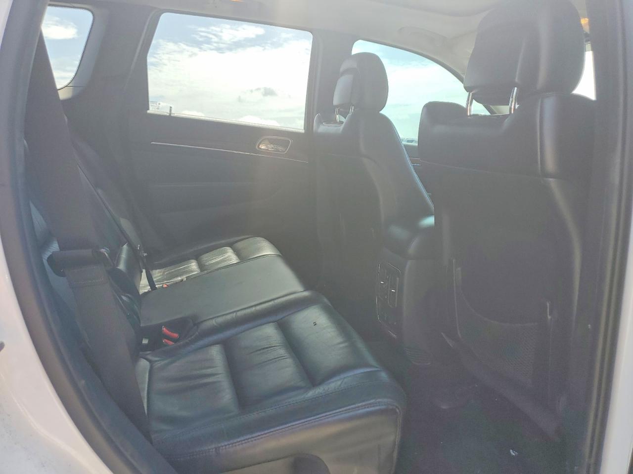 2013 Jeep Grand Cherokee Limited White vin: 1C4RJEBGXDC656691