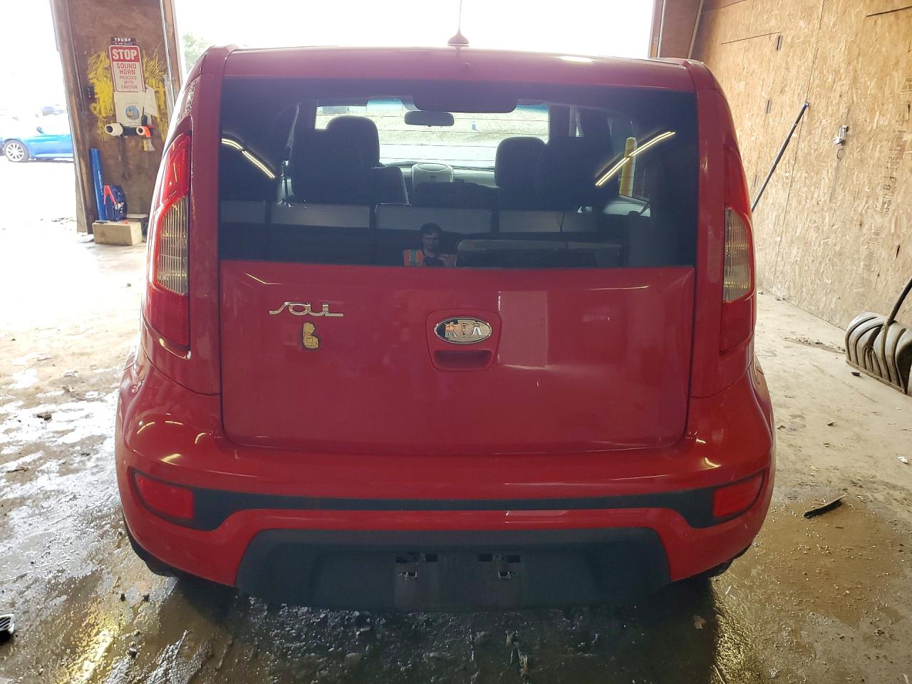 2012 Kia Soul + Red vin: KNDJT2A62C7467829